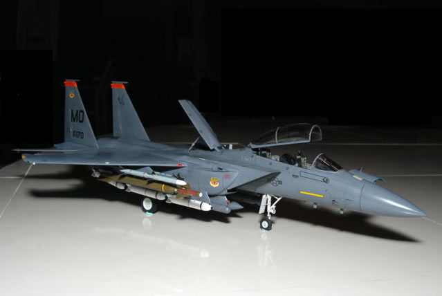 Tamiya 1/32 F-15E Strike Eagle Bunker Buster