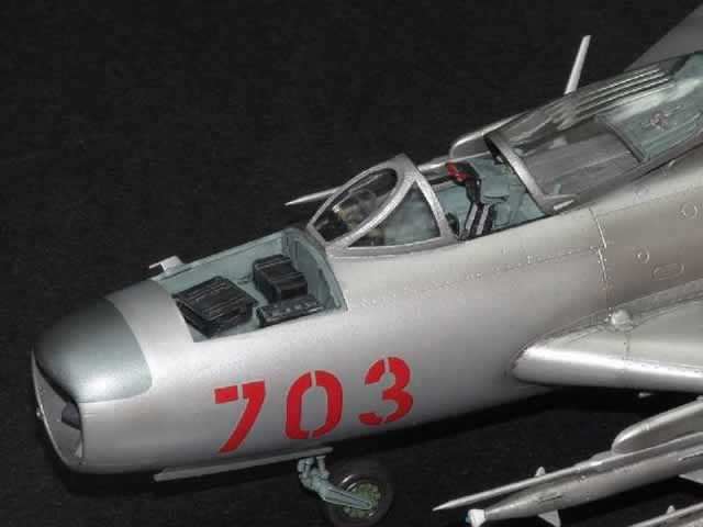 FarmerE missle rails nose parts Master 32073 1/32 Metal Mikoyan MiG-19PM 