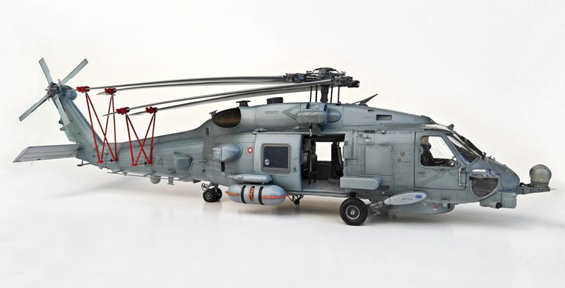 Kitty Hawk 1/35 Sikorsky MH-60R 'Seahawk', Converted to a Royal