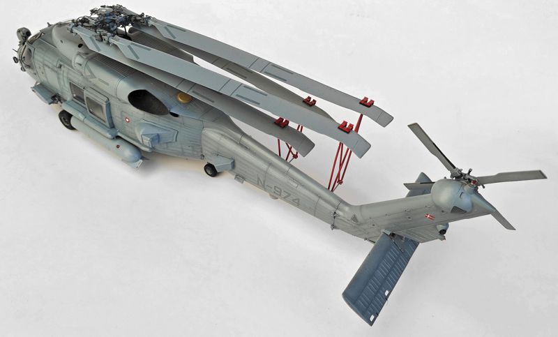 Kitty Hawk 1/35 Sikorsky MH-60R 'Seahawk', Converted to a Royal