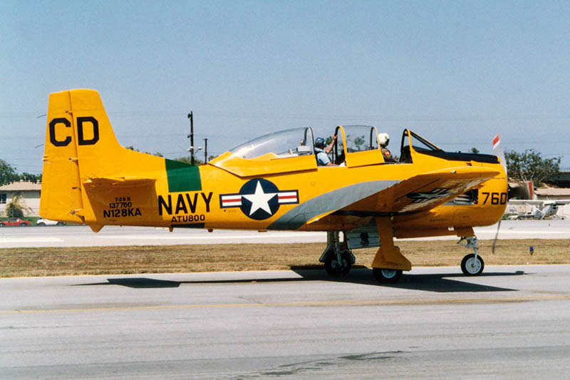 Kitty Hawk KH32015 1/32 T-28C "Trojan"