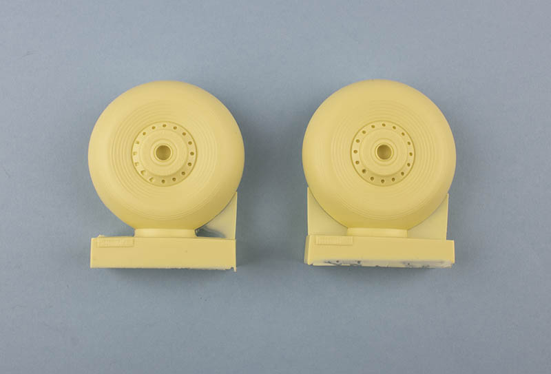 Barracuda Cast 1/32 scale Lancaster Mainwheels Smooth Tire BR32409 for HK Models Barracuda Cast 1/32 scale Lancaster Mainwheels Smooth Tire BR32409 for HK Models