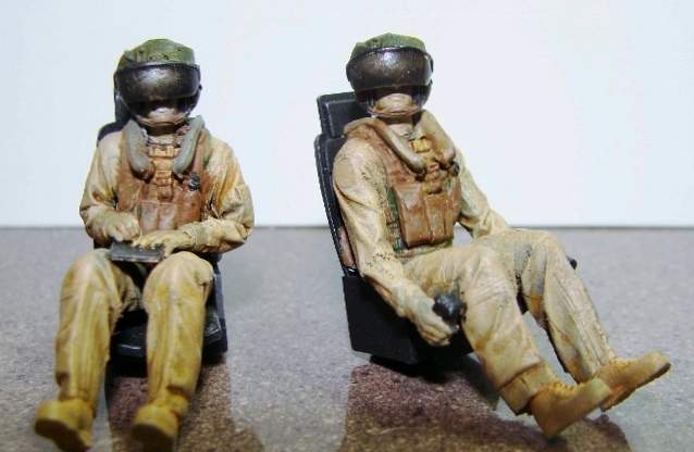 Def Models DF35020: 1/35 USMC AH-1Z Viper Pilot Set | Large Scale